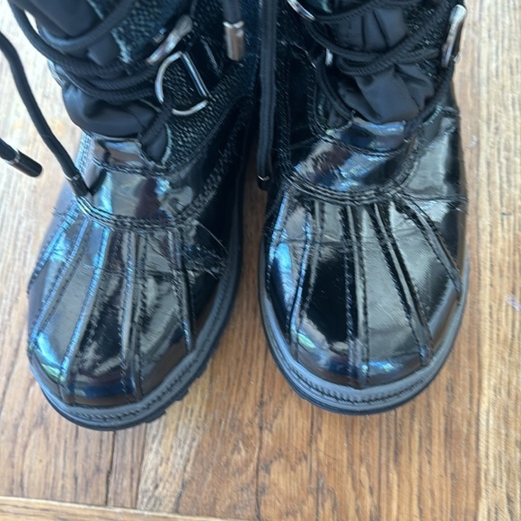 Khombu "Quechee Stingray" Black Suede Winter Boots Size 5M - Picture 5 of 10